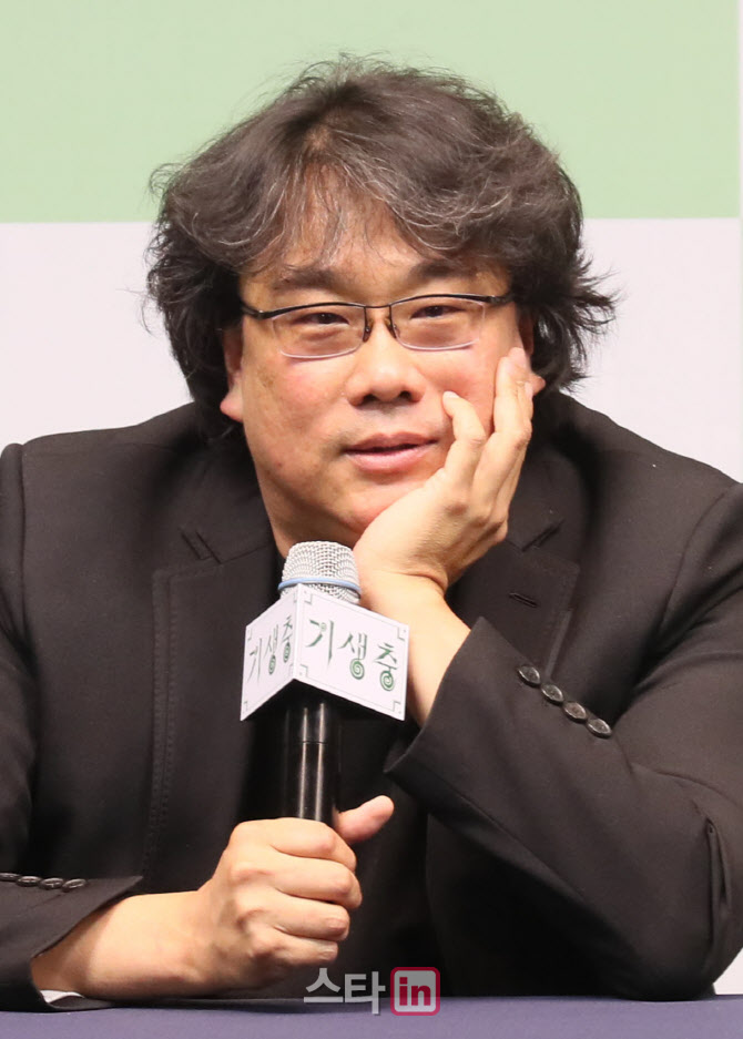 봉준호 감독, "마틴 스콜세이지 감독에게 이메일이 왔다"                                                                                                                                   