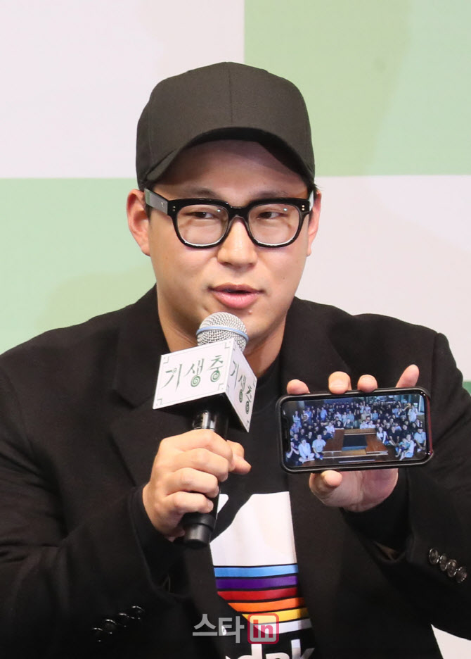 한진원 작가, 함께 일한 제작진들 사진                                                                                                                                                              