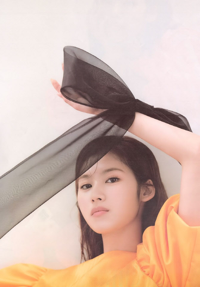  트와이스 사나, 도도하게                                                                                                                                                                          