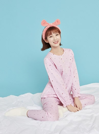  오마이걸 아린, '러블리'                                                                                                                                                                