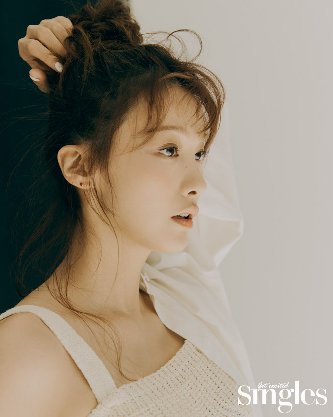 유인영, 독보적 인형 비주얼                                                                                                                                                                        