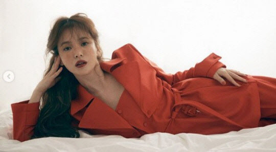 송혜교, 화보로 전한 근황…한혜연 "말라서 속상"                                                                                                                                                