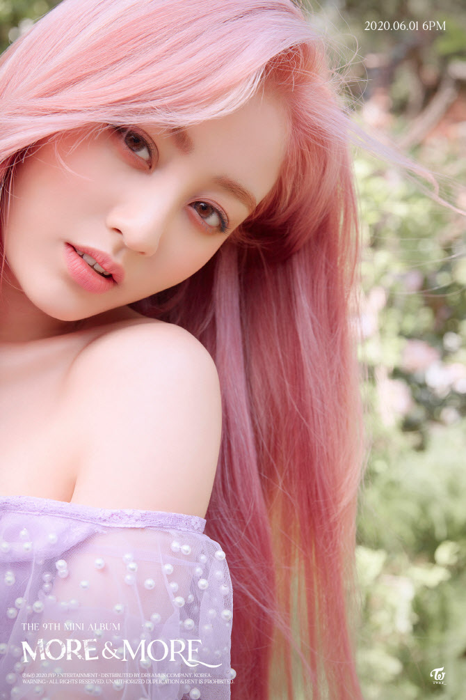 트와이스 ‘MORE & MORE’ 티저…지효 ‘여신 미모’                                                                                                                                                 