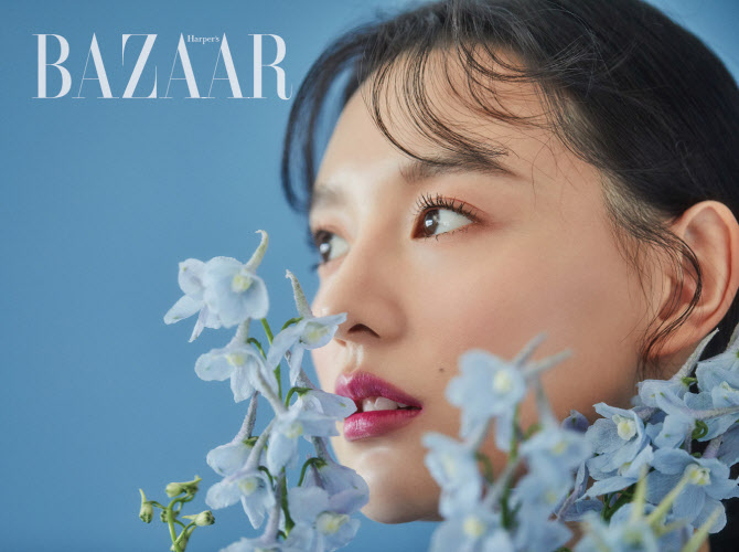 김지원, 패션 화보 공개 '청초한 아름다움'                                                                                                                                                      