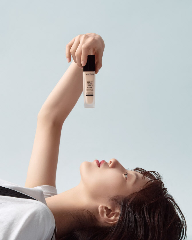  수지, 뷰티북 '옆모습도 완벽'                                                                                                                                                           