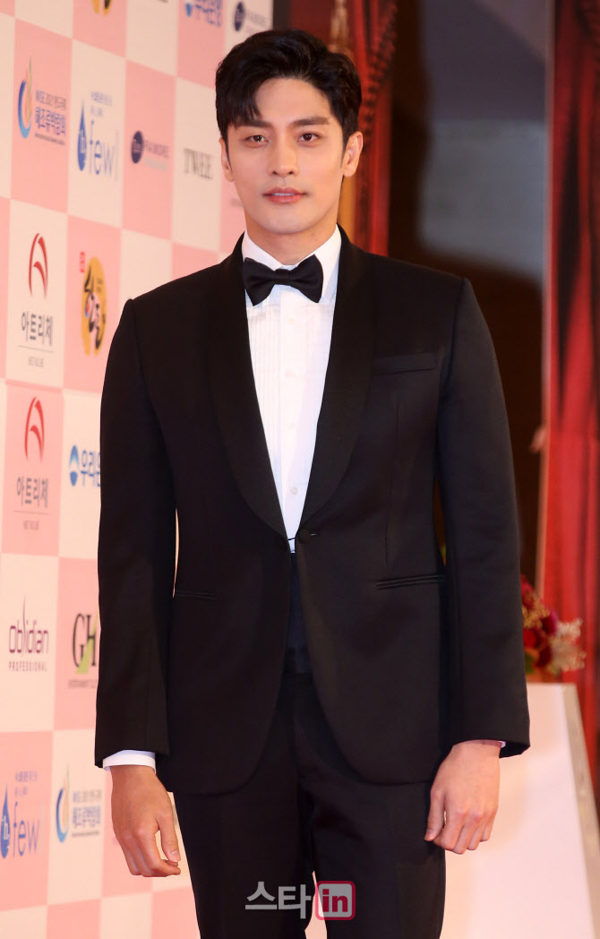 성훈, '넘치는 남성미'                                                                                                                                                                   