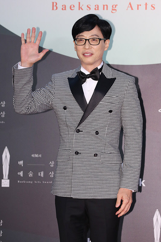 유재석, 유산슬의 멋쟁이 포즈                                                                                                                                                                            