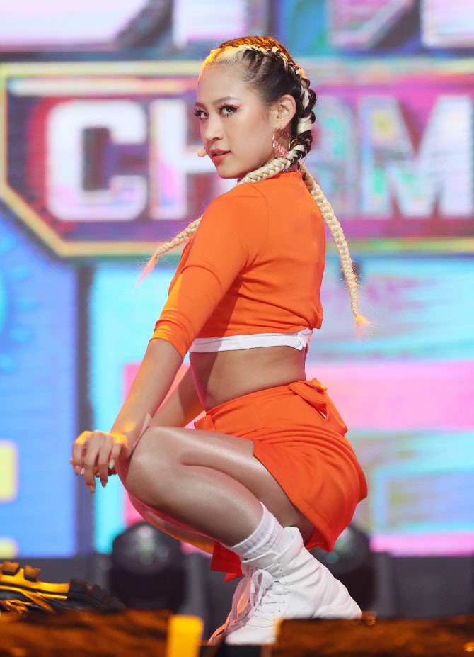 나다 '섹시한 눈빛'                                                                                                                                                                            