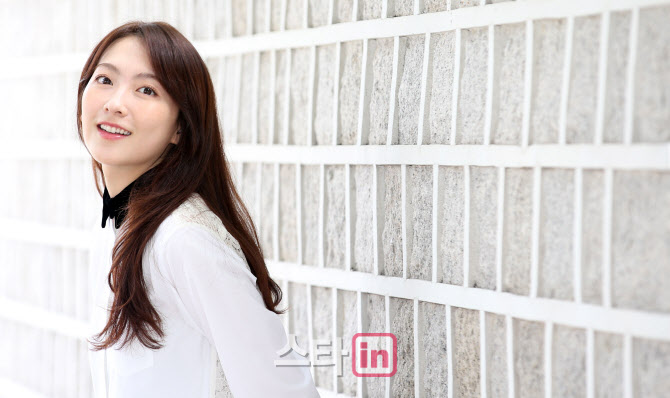 강지영, 러블리한 그녀                                                                                                                                                                             
