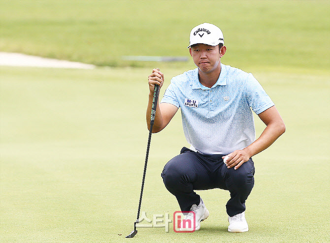  박승 '신중히 살피는 그린'                                                                                                                                                              