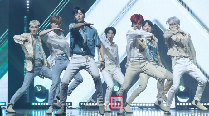 SF9. '여름 향기에 취해'                                                                                                                                                                 
