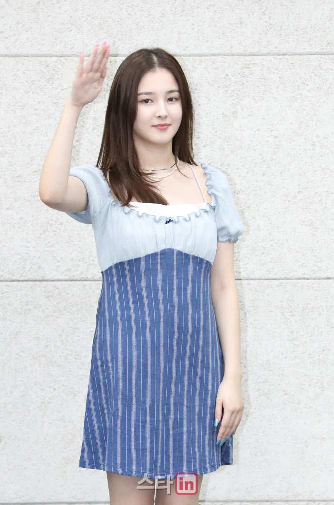 낸시, 인사는 이렇게~                                                                                                                                                                              