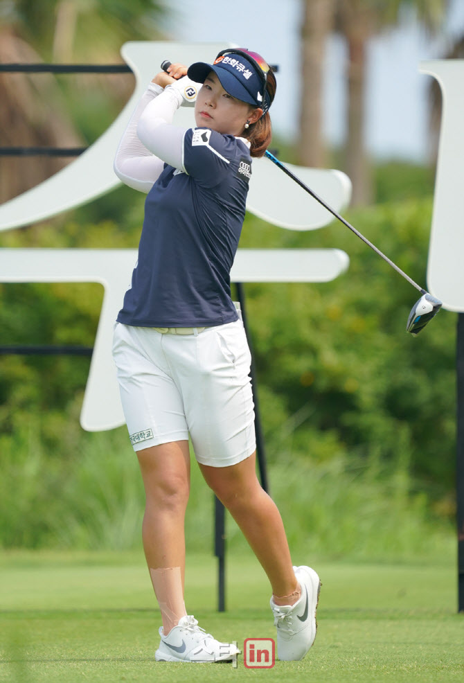 임희정 '반대로 스윙연습한다'                                                                                                                                                            