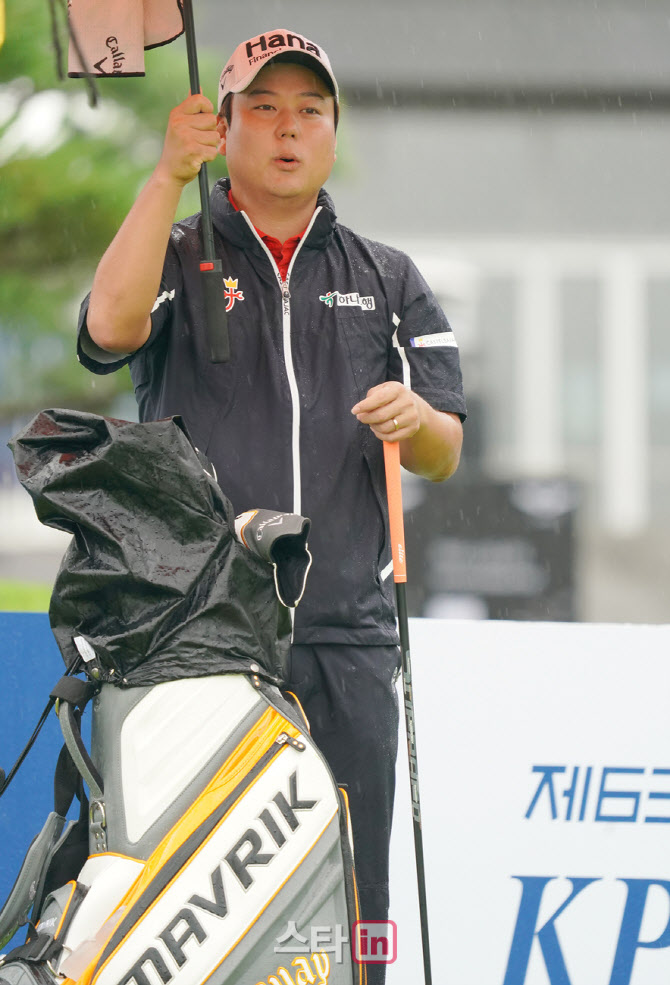 함정우 '무빙데이 선두를 지켜야지'                                                                                                                                                       