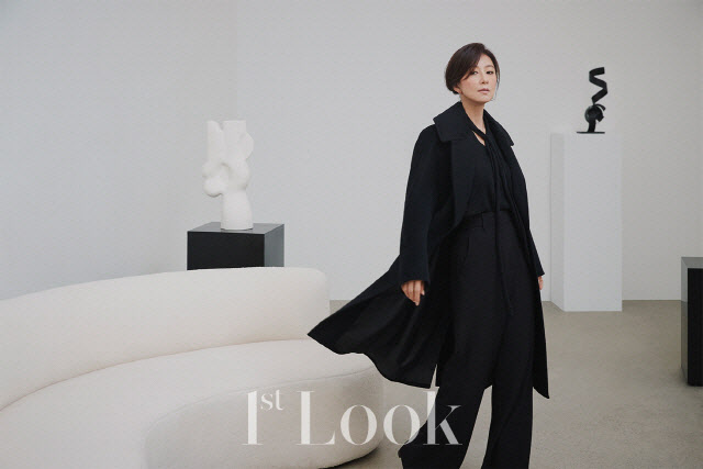  김희애, 카리스마 발산                                                                                                                                                                            