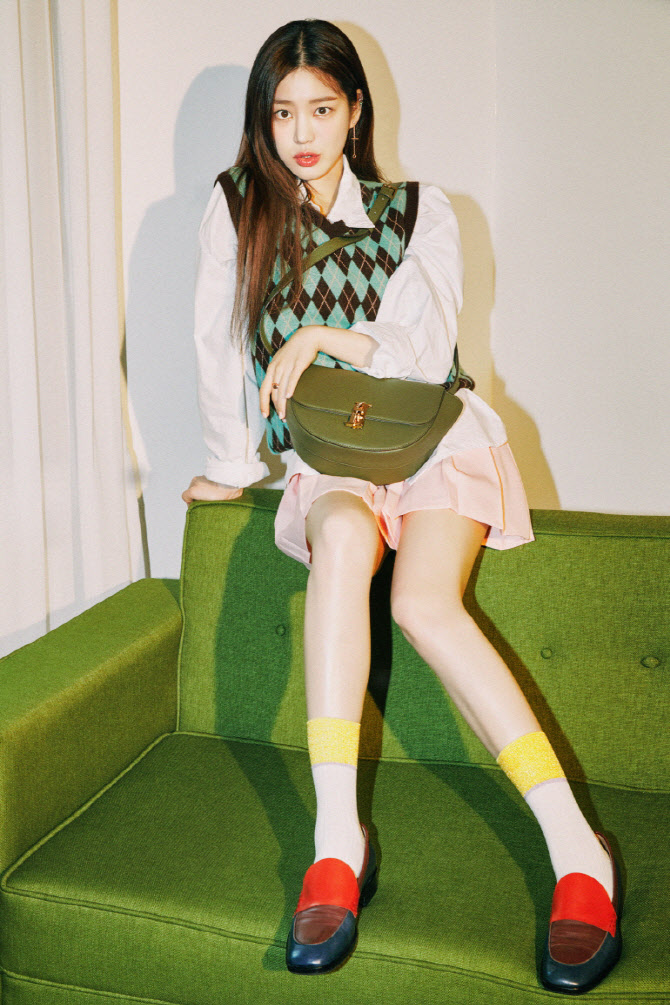 이유비, 완벽한 '가을 여신'으로 변신…매력 대방출                                                                                                                                              