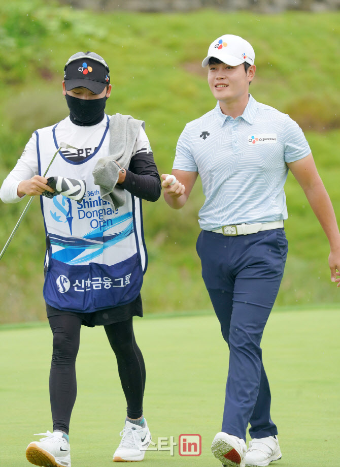 이재경 '기분좋은 버디 미소'                                                                                                                                                             