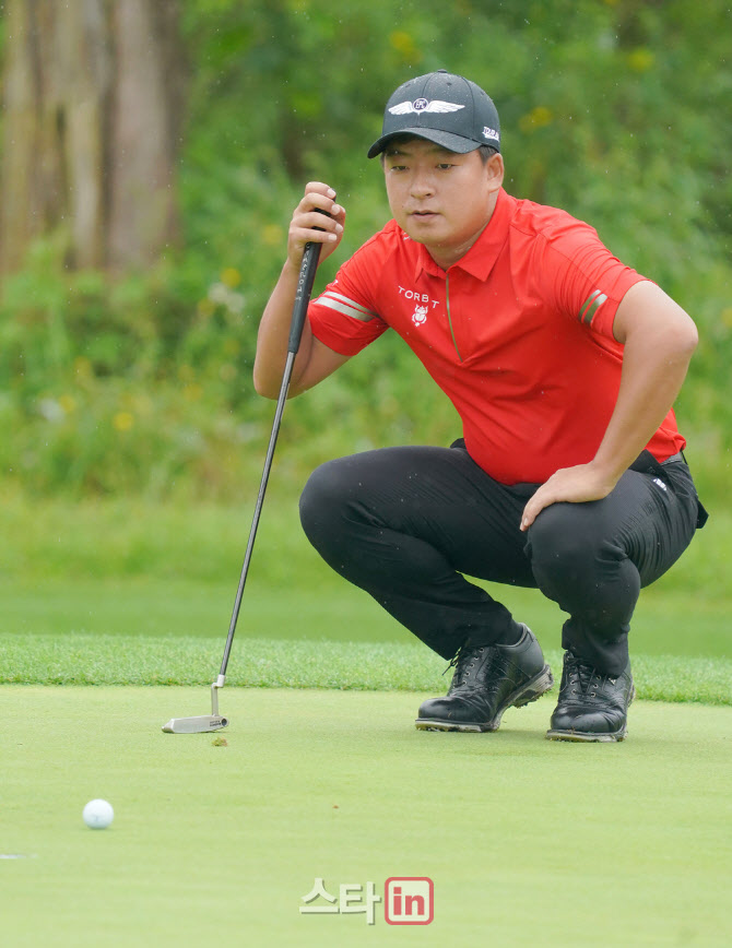 김승혁 '실수없이 판단하자'                                                                                                                                                              