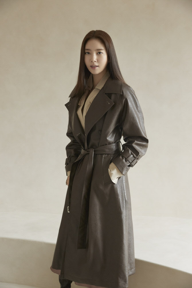 손담비, 시크한 가을 패션                                                                                                                                                                          