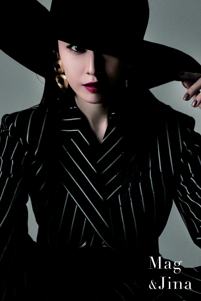 티아라 지연, 무결점 미모                                                                                                                                                                          