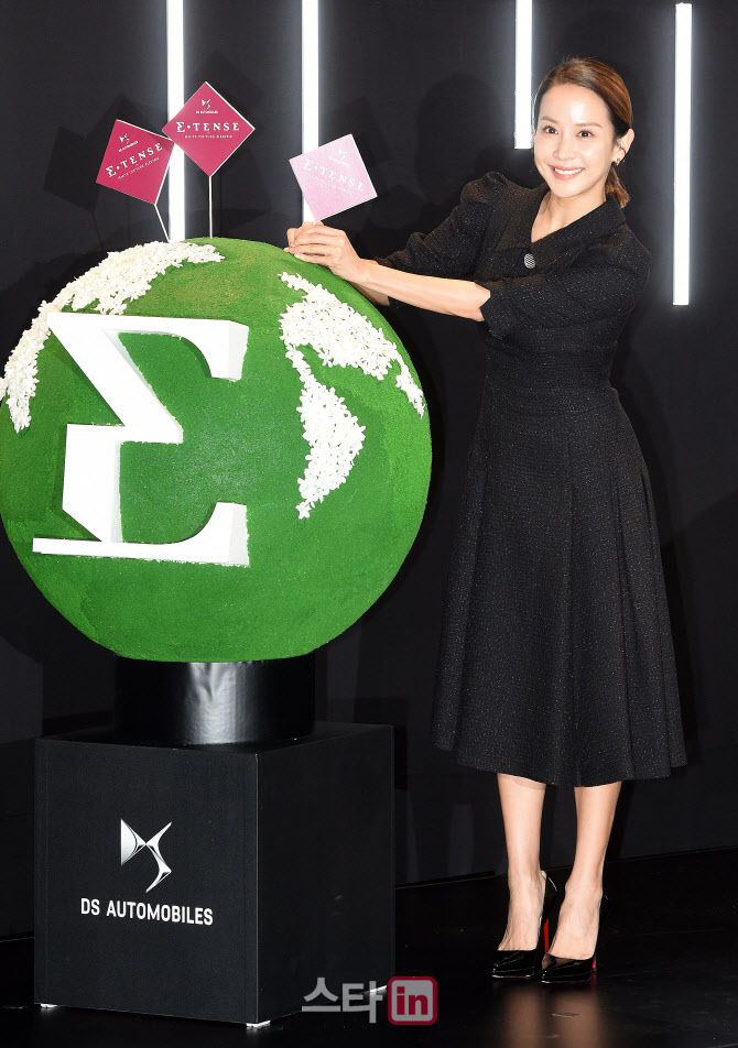 조여정, '지구를 살리는 전기차'                                                                                                                                                          