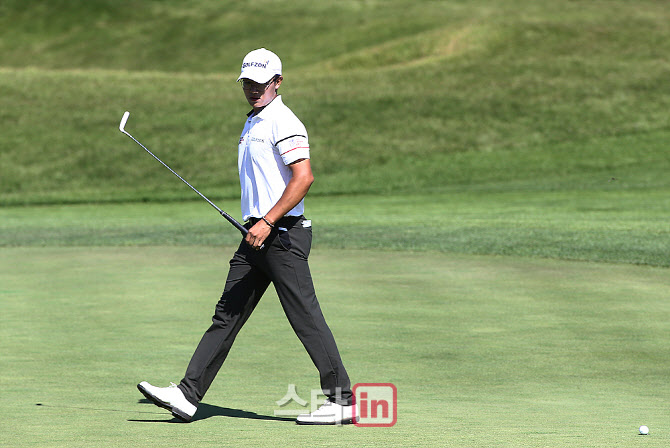  김성현 '신중하게 살피고 살핀다'                                                                                                                                                        