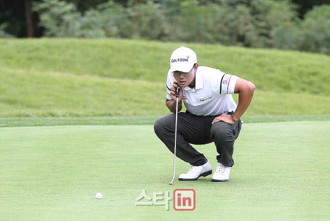  김성현 '레이저 눈빛으로 살핀다'                                                                                                                                                        