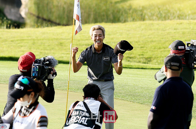  이창우 '기쁨의 환호성'                                                                                                                                                                 