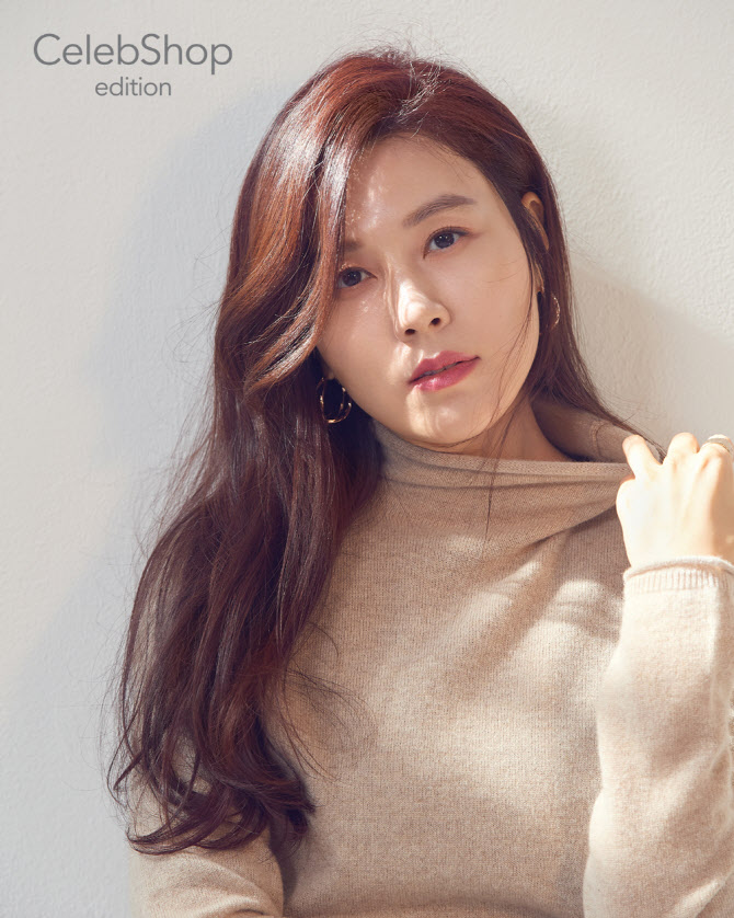 김하늘, 화보 공개 '가을 여신'                                                                                                                                                                 
