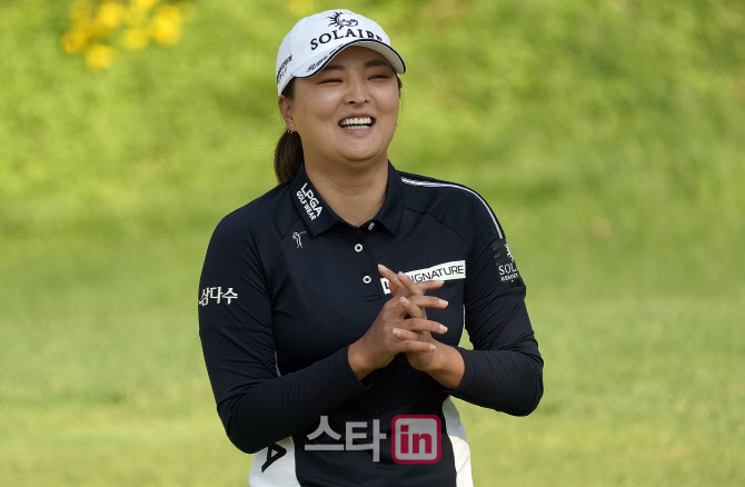  고진영 '절친과 함께 하는 무빙데이'                                                                                                                                                     