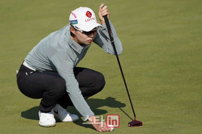  김효주 '와이어 투 와이어 우승 기다려'                                                                                                                                                  