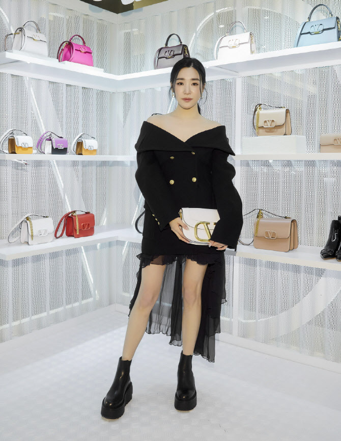  티파니 영, 러블리한 미모                                                                                                                                                                         