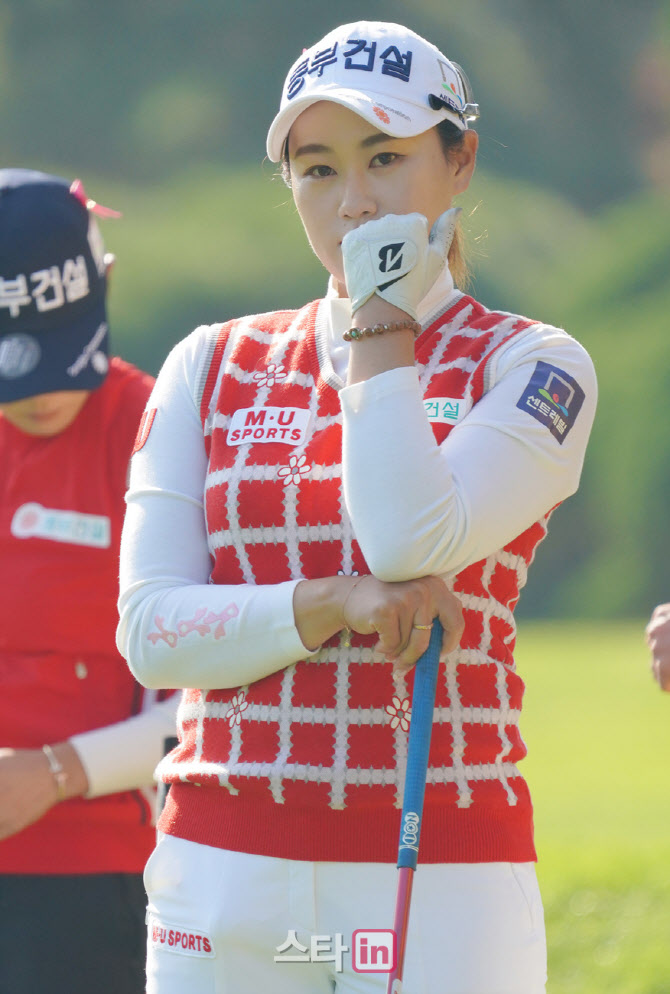 지한솔 '화이팅으로 인사하기'                                                                                                                                                            