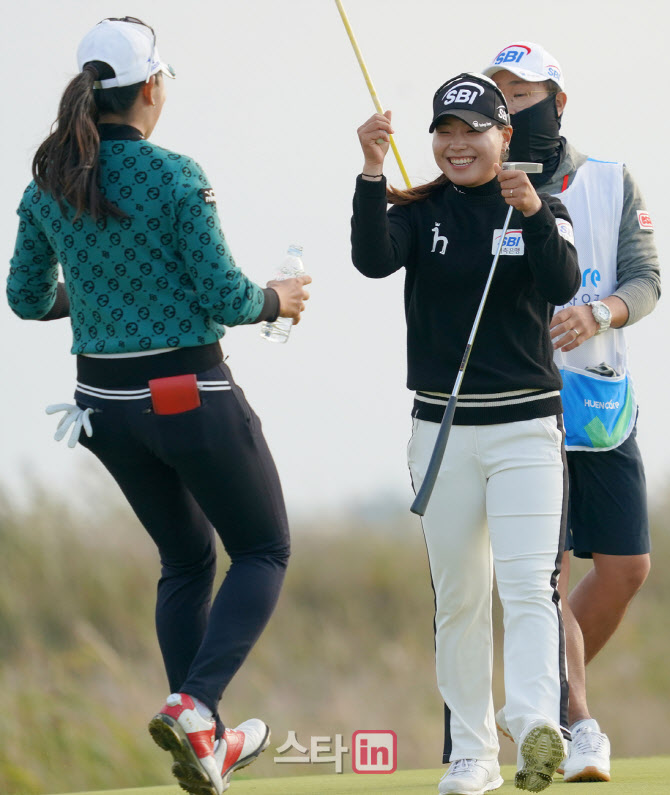 이소미 '드디어 우승 했어요'                                                                                                                                                             