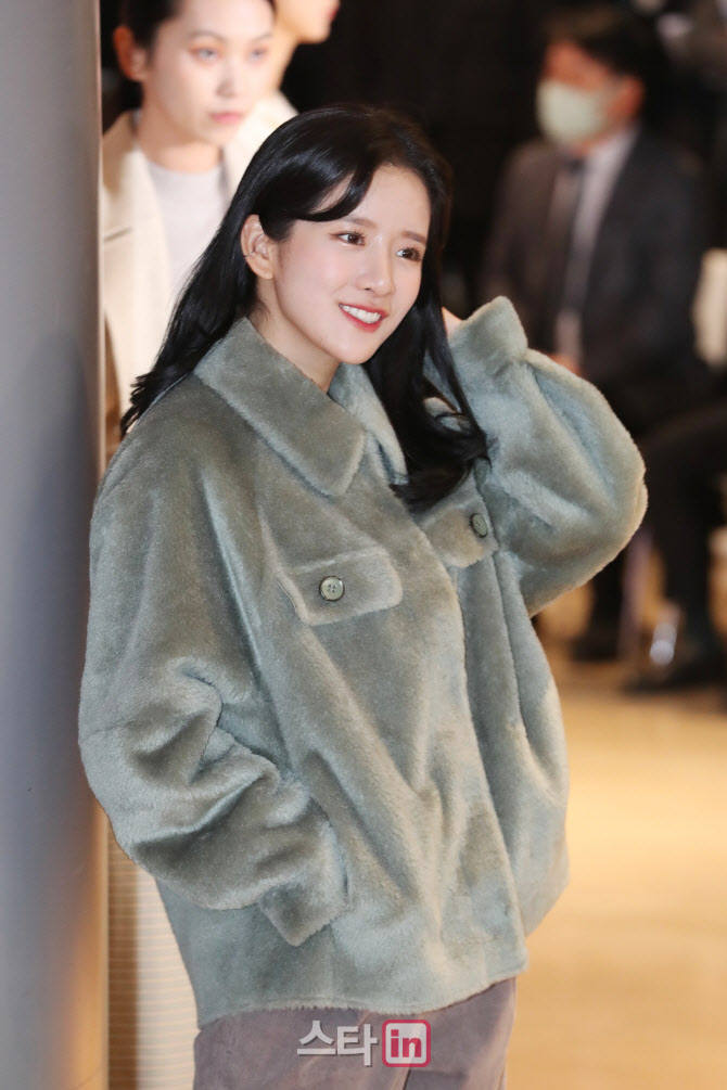 엑시, 아침을 여는 미소                                                                                                                                                                            