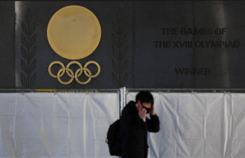또다시 위기에 처한 도쿄올림픽, 기적만 바랄 뿐