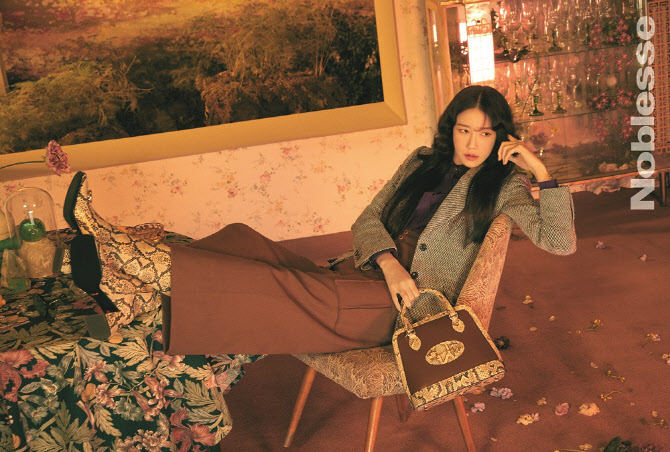  이지아, 시크하게                                                                                                                                                                                 