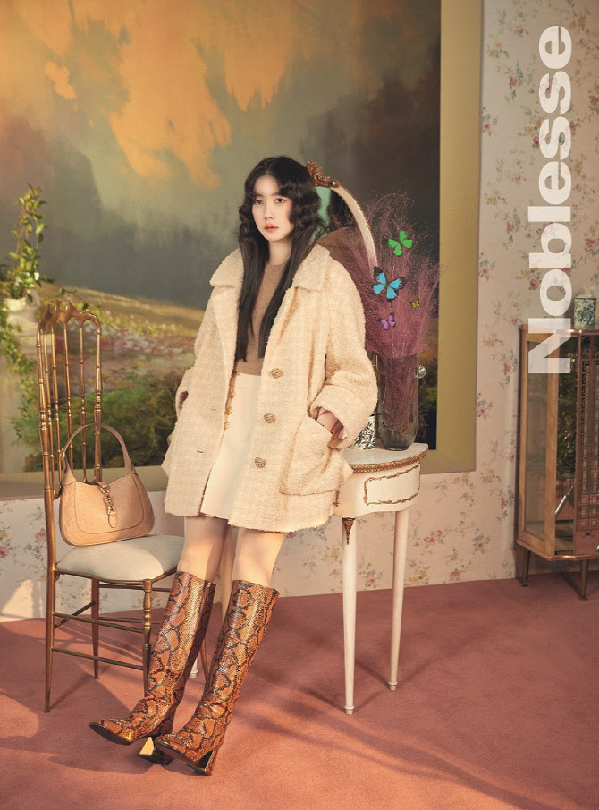  이지아, 인형 같은 미모                                                                                                                                                                           