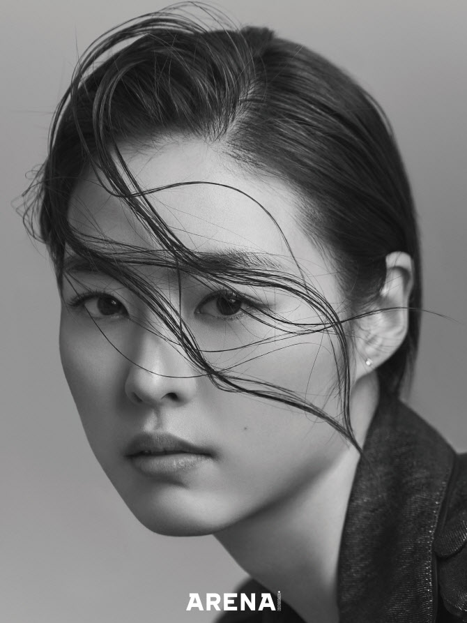  이연희, 흑백 화보 '카리스마'                                                                                                                                                           