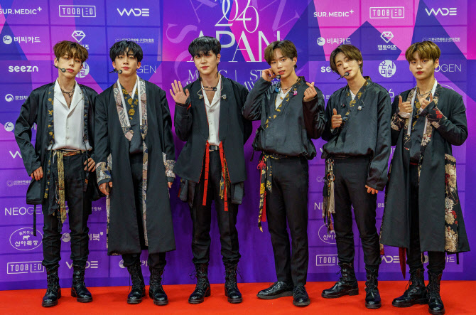 위아이, 훈내 진동                                                                                                                                                                                       