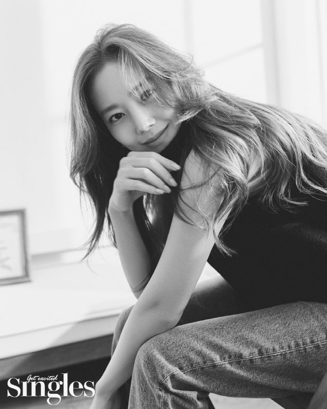 문채원, 그윽한 눈빛                                                                                                                                                                               