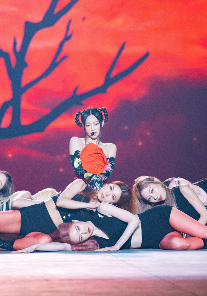  블랙핑크 제니, 고혹미                                                                                                                                                                            