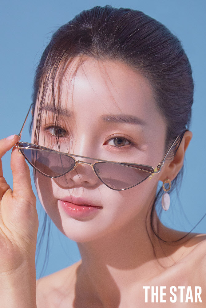 남규리, 스타일리시한 패션 화보 공개                                                                                                                                                                     