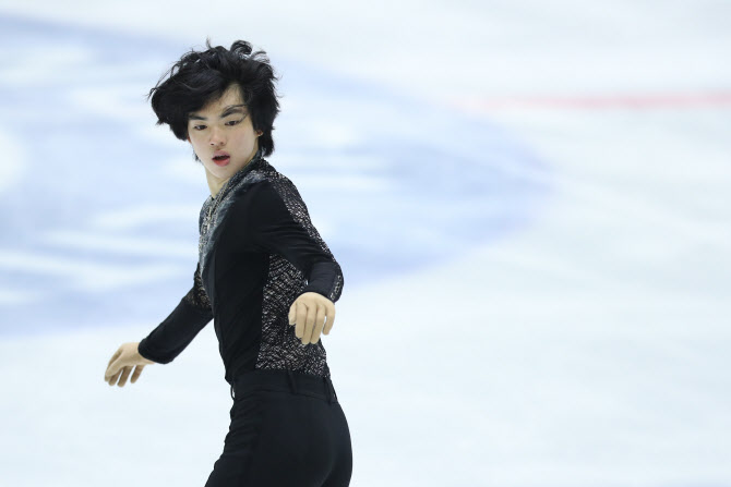 ‘Figure skating signboard’ Cha Jun-hwan and Yoo-young placed first in the world championship representative selection short