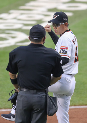 2021 KBO리그 스피드업 강화...타자, 1분 55초 안에 타석 들어서야