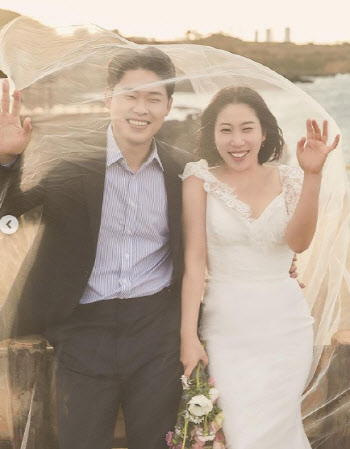 김영희 “연예인에 엄격한 잣대…요즘 힘들어”