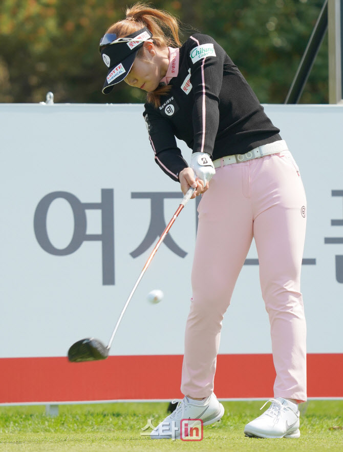 이소영 '노련한 임팩트'                                                                                                                                                                  