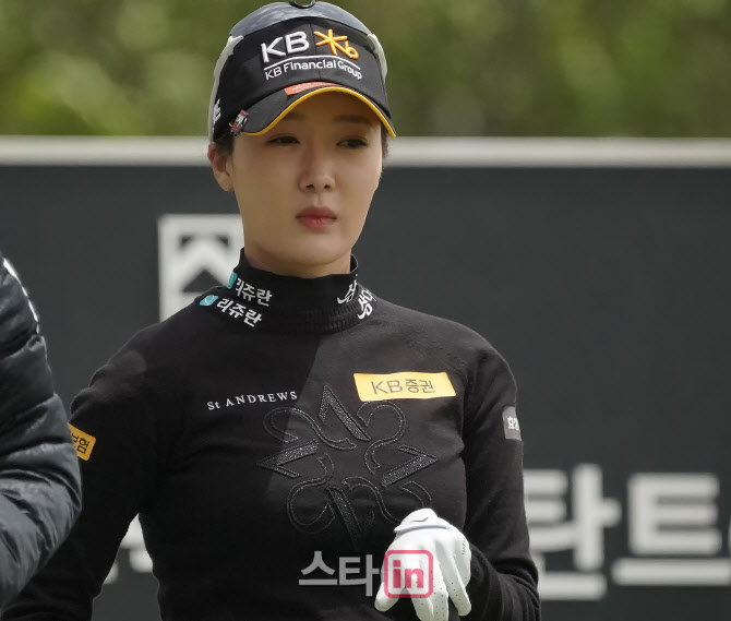  오지현 '생각이 많아지는 2라운드'                                                                                                                                                       