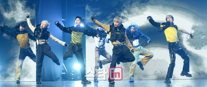 블리처스 ‘칼 군무’                                                                                                                                                                              