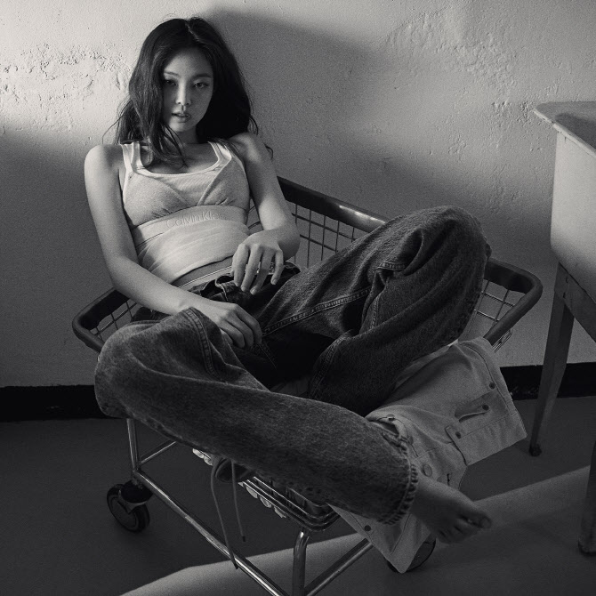  블랙핑크 제니, 몽환적 분위기                                                                                                                                                                     